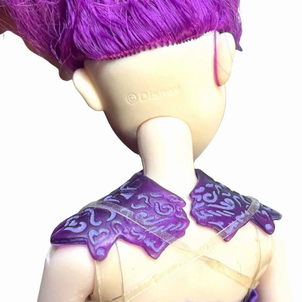 Disney Descendants Mal Isle Of The‎ Lost Royal Yacht Doll Purple Hair Maleficent